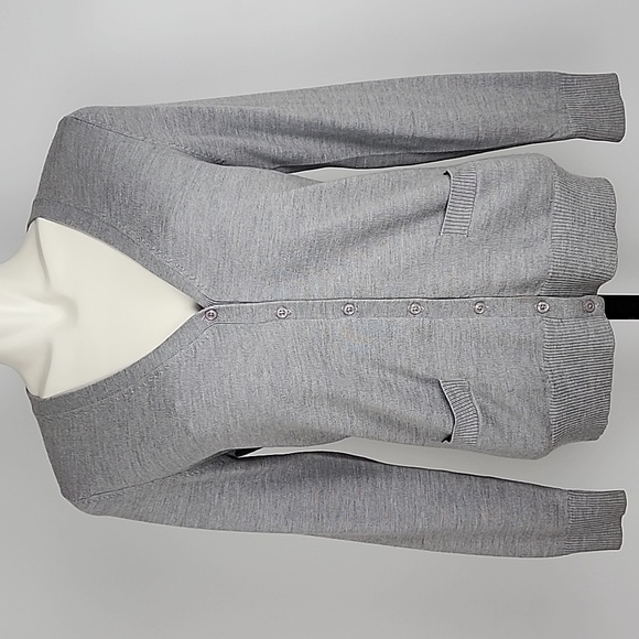 Lord & Taylor Women's Extra Fine  Merino Wool Button Up Grey Cardigan Sz Medium - Picture 1 of 10